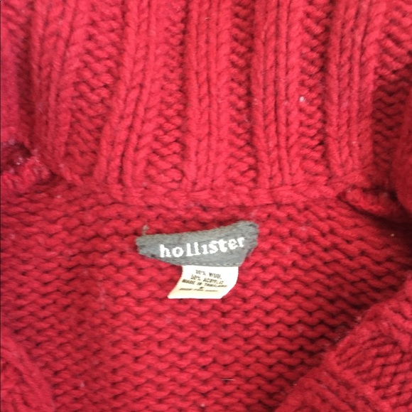 Hollister Red Heavy Knit Sweater Size Medium - Picture 4 of 8